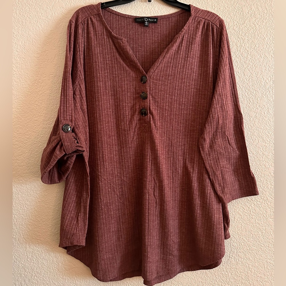 Women's blouse size 2X.